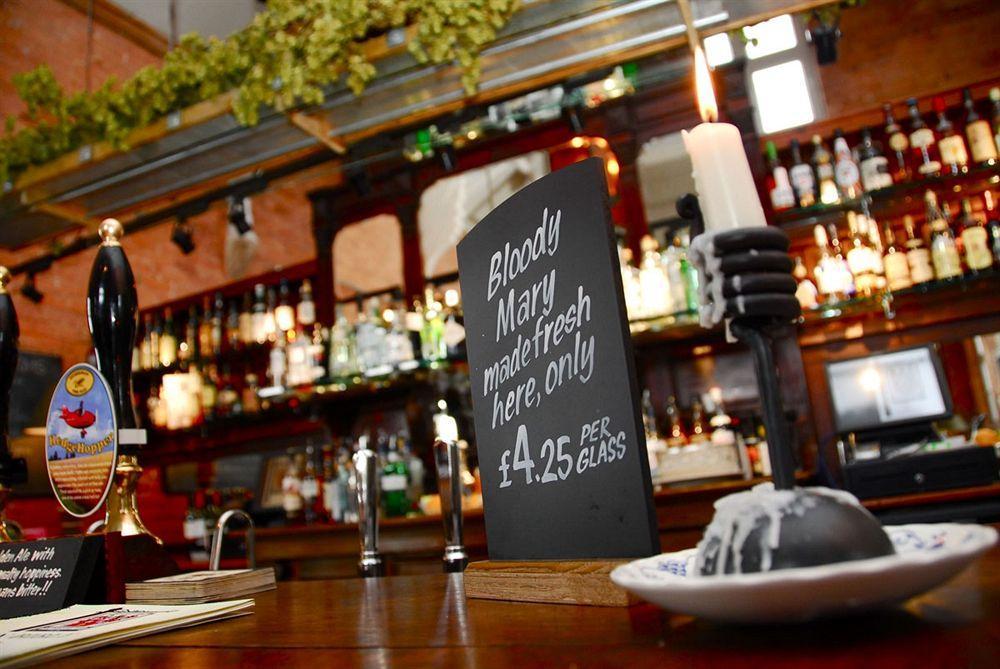 The Cholmondeley Arms Ξενοδοχείο Wrenbury Εξωτερικό φωτογραφία